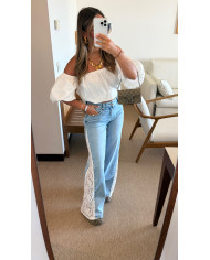 Jean évasé bleu avec dentelle