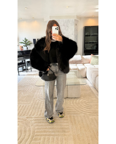 Fourrure à capuche noir