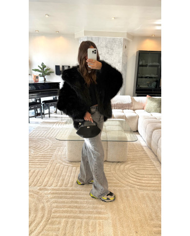 Fourrure à capuche noir