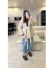 Fourrure beige à capuche avec ceinture