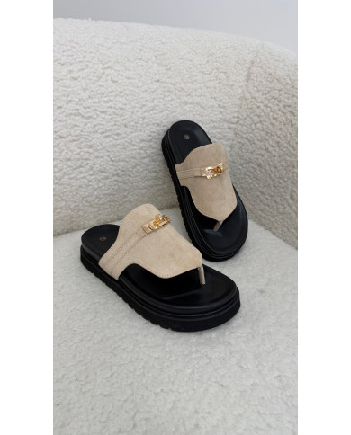 Tong beige velour plate-forme boucle doré