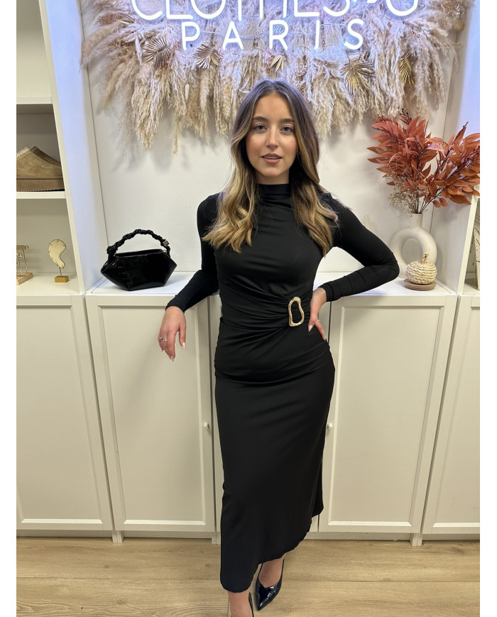 Robe moulante noir détails bijoux doré